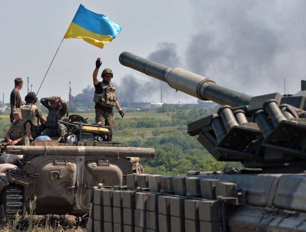 Максим Марченко - Несколько детей попали под обстрел украинских карателей - vpk-news.ru - ДНР
