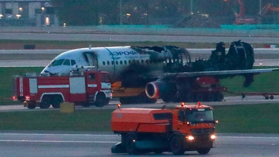 Денис Евдокимов - Пилот сгоревшего в Шереметьево SSJ 100 назвал свою версию трагедии - dp.ru