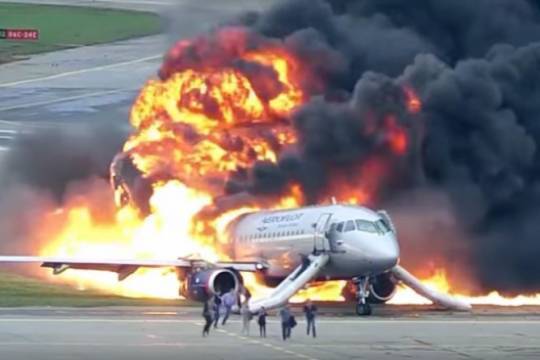 Денис Евдокимов - Командир экипажа сгоревшего в Шереметьево SSJ-100 впервые озвучил свою версию катастрофы - versia.ru - Москва