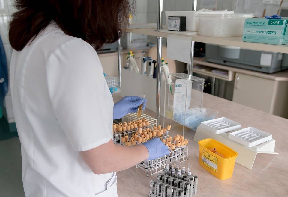 Нафтали Беннетт - Израиль планирует построить свой первый завод по производству вакцин - isroe.co.il - Израиль
