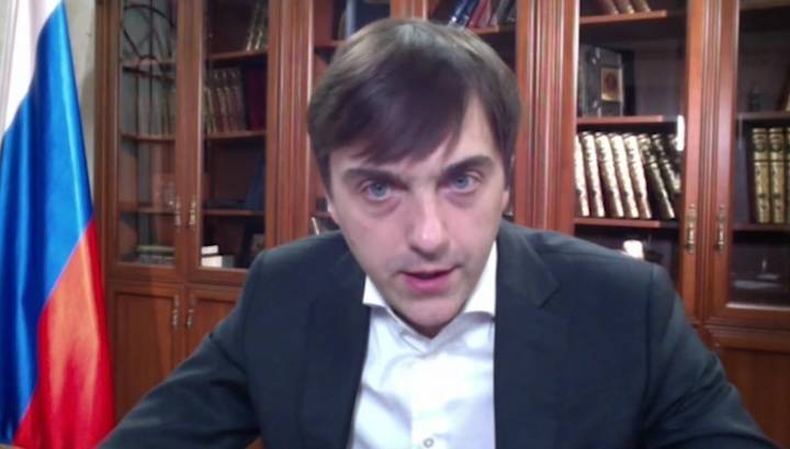 Сергей Кравцов - Минпросвещения: ОГЭ могут отменить, а ЕГЭ перенести - vesti.ru - Россия