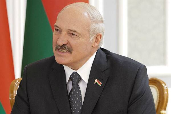 Владимир Путин - Александр Лукашенко - Лукашенко позвал глав государств бывшего СССР на парад в Минск 9 мая - trud.ru - Россия - Белоруссия - Минск