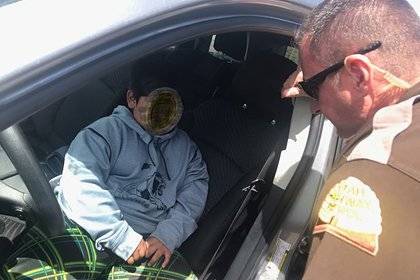 Пятилетний мальчик угнал машину у родителей и поехал к сестре - lenta.ru - США - Юта