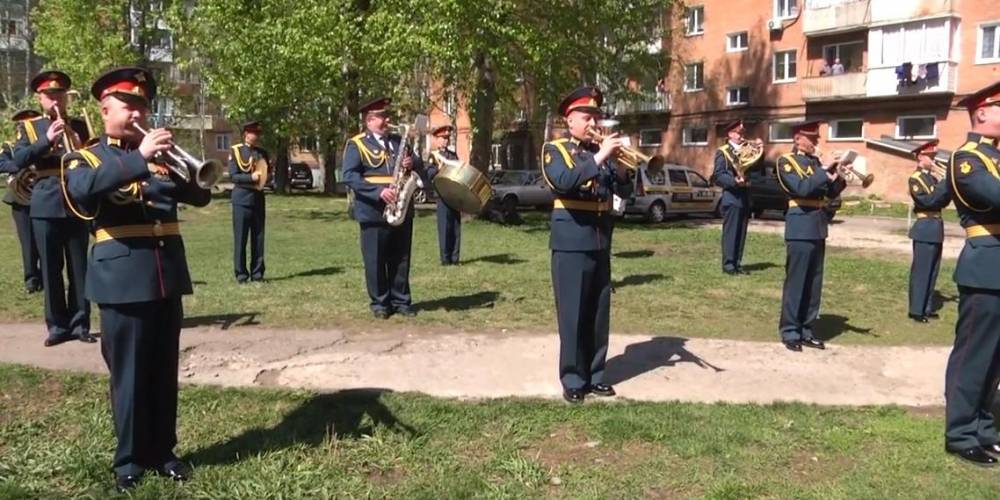 Военные ансамбли песни и пляски проводят концерты для ветеранов в регионах - ruposters.ru - Россия - Приморье край - Владивосток