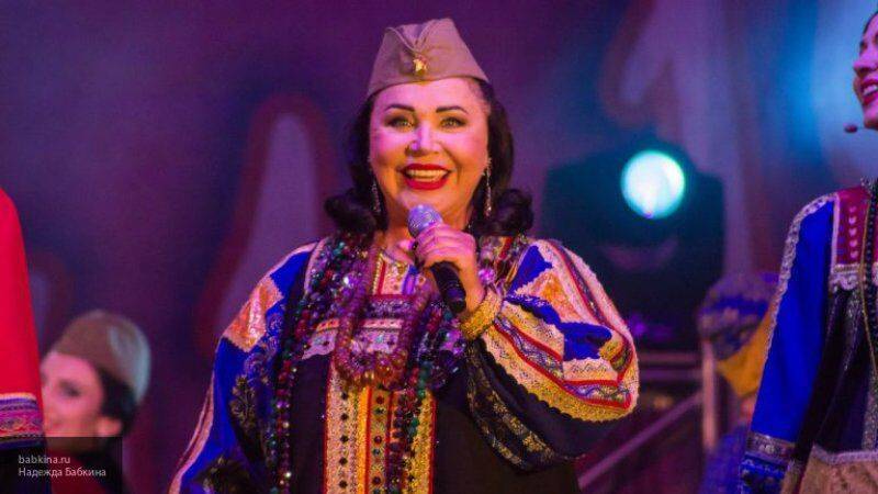 Надежда Бабкина - Бабкина в ослепительном красном спела "День Победы" для россиян - nation-news.ru - Россия