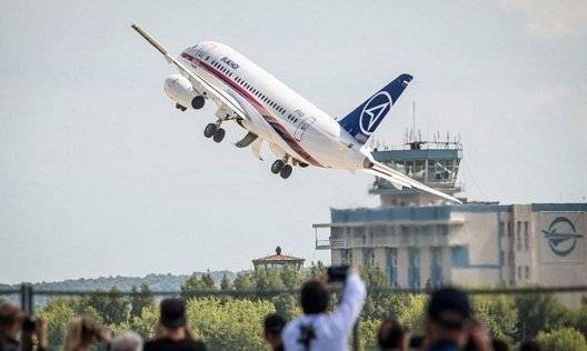 Произошел инцидент с самолетом «Сухой Суперджет 100» - newsland.com - Москва - Россия - Саратов