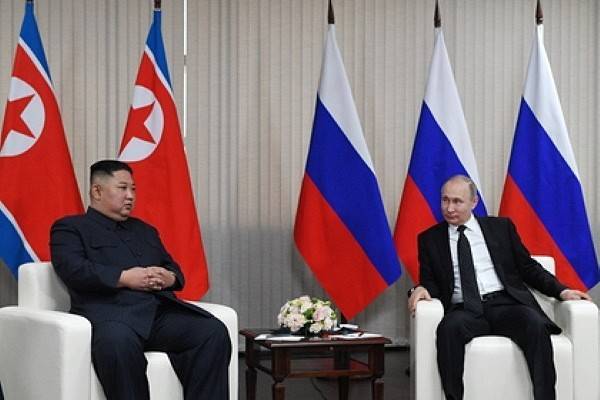 Владимир Путин - Ким Ченын - Путин наградил Ким Чен Ына медалью - politnews.net - Россия - КНДР - Владивосток