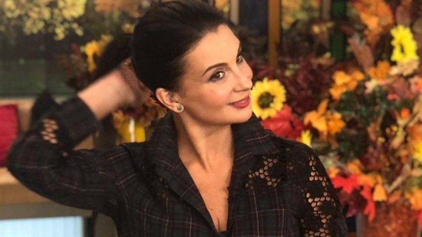 Екатерина Стриженова - Екатерина Стриженова сменила прическу в период самоизоляции - 5-tv.ru