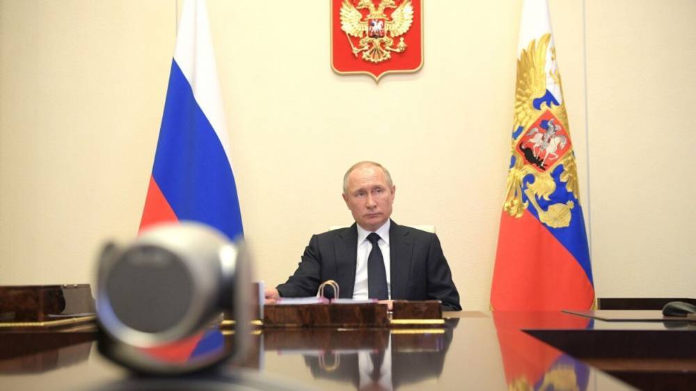 Владимир Путин - Дмитрий Песков - Путин рассмотрит рекомендации по снятию режима ограничений - riafan.ru - Москва - Россия - Царьград