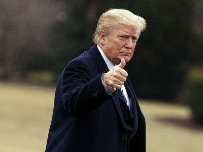 Дональд Трамп - Трамп не стал надевать защитную маску во время визита на завод в Аризоне - news.am - США - шт. Аризона