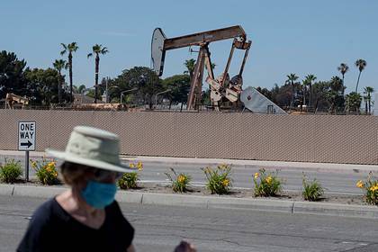 В США отказались сокращать добычу нефти - lenta.ru - США - Техас