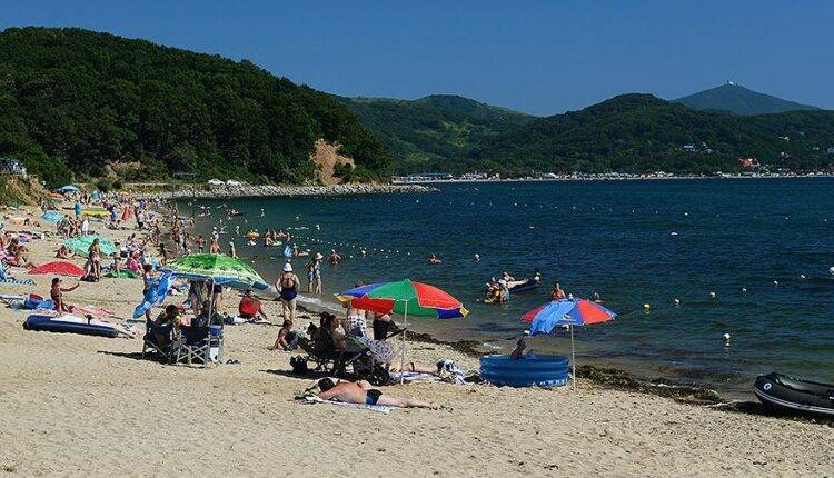 Олег Кожемяко - Пляжи и отели у моря закроют в Приморье из-за коронавируса - newtvnews.ru - Приморье край