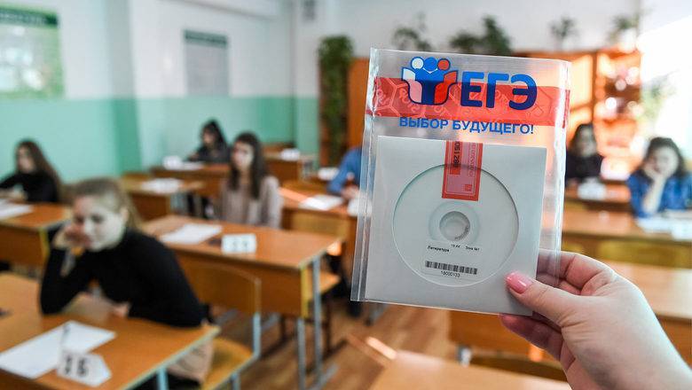 Олег Смолин - В Госдуме призвали отменить ЕГЭ в этом году - newizv.ru