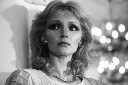 Умерла звезда фильмов «Не могу сказать "прощай"» и «Дочки-матери» - lenta.ru - Россия - Рига