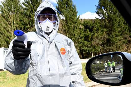 В Европе заметили разделение между Востоком и Западом из-за коронавируса - lenta.ru - Англия - Италия - Польша - Испания - Чехия - Греция