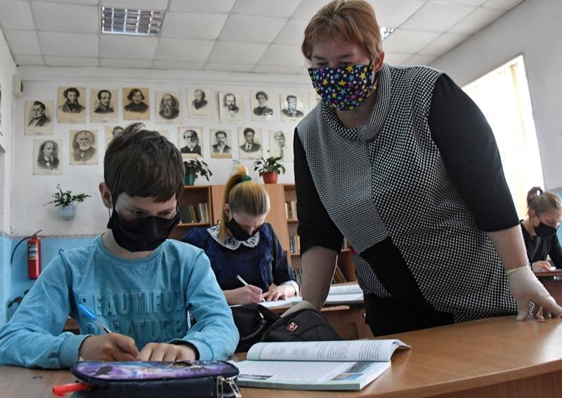 Андрей Воробьев - Смягчение режима в Подмосковье начнется с детсадов и школ - tvc.ru - Россия - Московская обл.