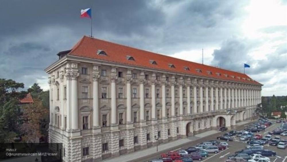 МИД Чехии усилит безопасность своих дипломатов в России - inforeactor.ru - Москва - Россия - Украина - Чехия - Прага