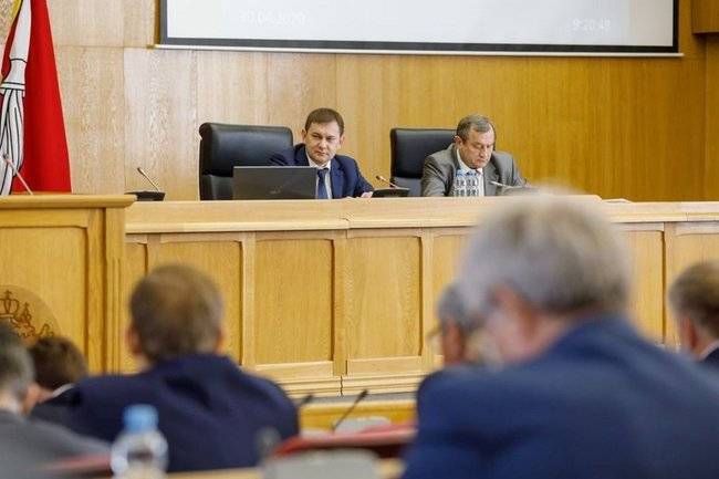 Владимир Нетесов - Воронежская облдума снизила налоговую нагрузку на МСП в период пандемии - infox.ru - Воронеж - Воронежская обл.
