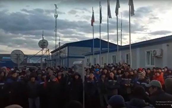 Вадим Шумков - Петр Иванов - Курганские вахтовики, оказавшиеся в эпицентре вспышки COVID-19 в Якутии, просят власти забрать их домой - znak.com - респ. Саха - Курганская обл.