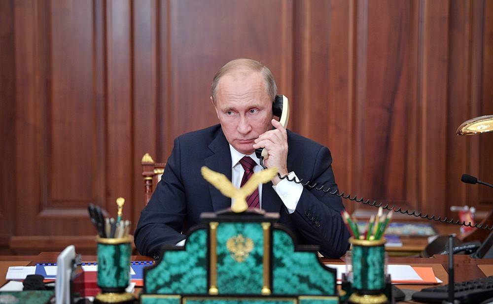 Владимир Путин - Шавкат Мирзиеев - Синдзо Абэ - Путин провел несколько телефонных разговоров из-за коронавируса - tvc.ru - Россия - Узбекистан - Япония
