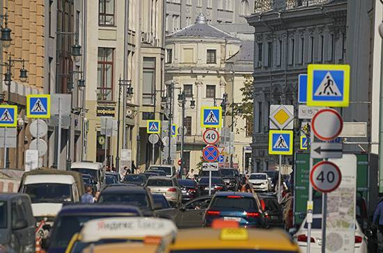 Владимир Путин - Евгений Дитрих - Пассажиропоток на всех видах транспорта в России упал на 70-95 процентов - pnp.ru - Россия