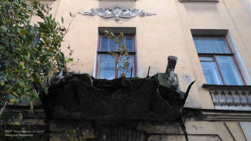 Константин Салаев - Жительница Воронежа пострадала во время обрушения балкона - nation-news.ru - Воронеж