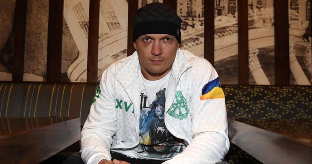 Василий Ломаченко - Александр Усик - Украинского боксера Усика записали во враги Украины - ren.tv - Россия - Украина