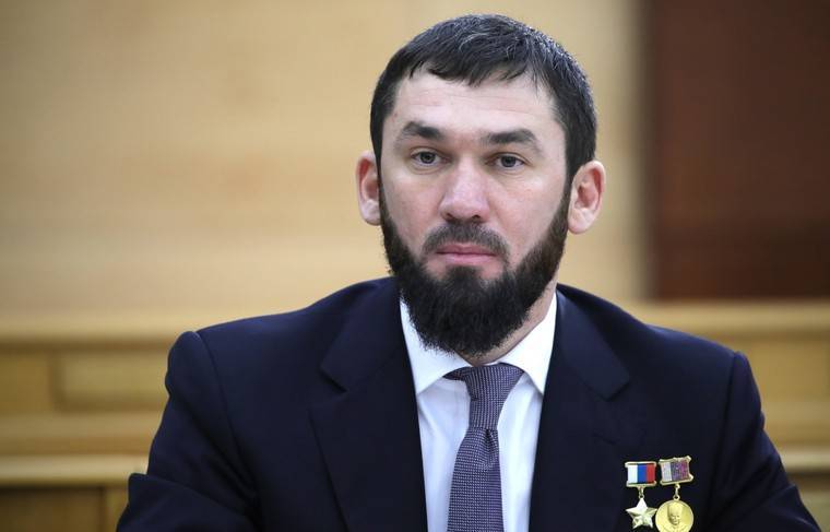 Эльхан Сулейманов - Глава оперштаба Чечни назвал срок пика эпидемии коронавируса - news.ru - Москва - респ. Чечня