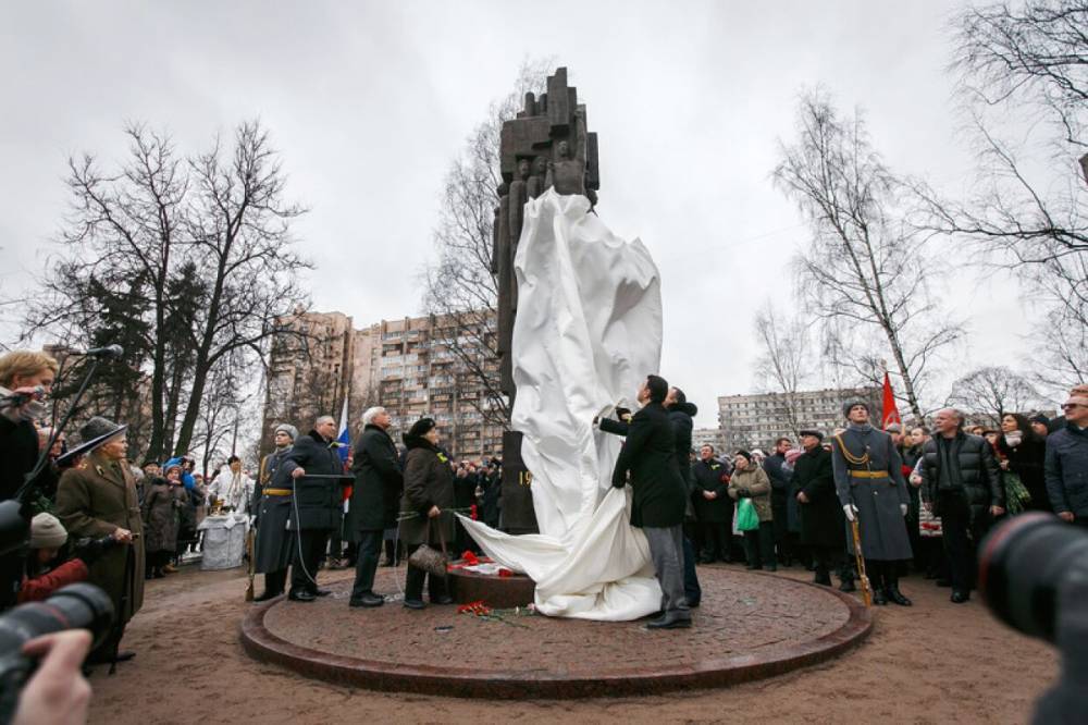 Более 120 памятников подарили Петербургу и Ленобласти к 75-летию Великой Победы - vm.ru - Ленинградская обл. - Санкт-Петербург
