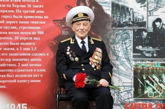 Моряки устроили парад перед домом старейшего военного гидрографа России - pnp.ru - Россия - Санкт-Петербург - Царьград