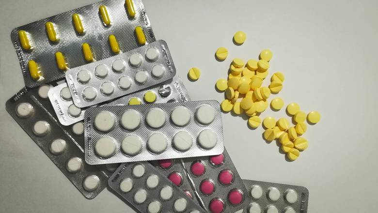 Лекарства в апреле подорожали на 3,2% - newizv.ru