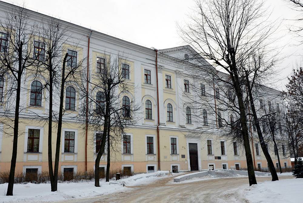 Артем Важенков - В Твери с бывшего здания НКВД демонтировали мемориальные доски о расстрелянных поляках - newsland.com - Тверь - Польша