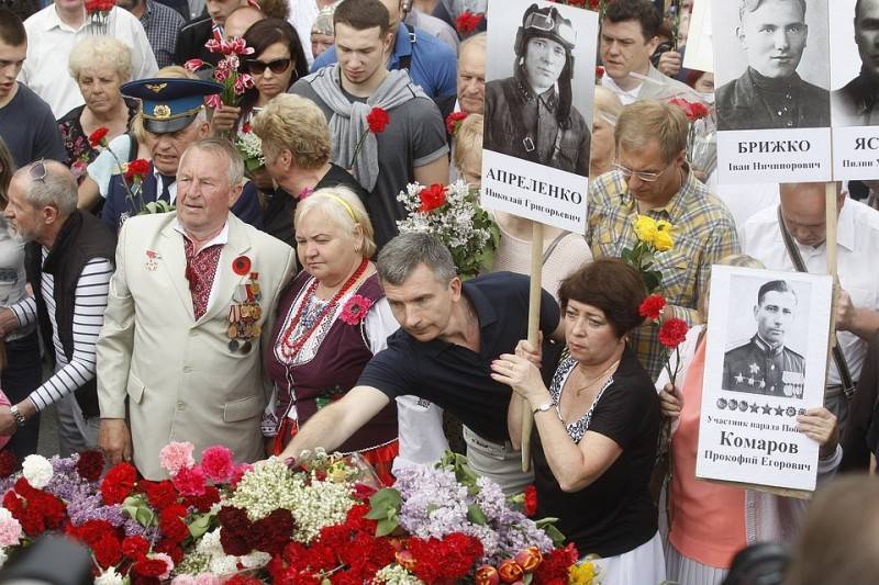 Антон Дробович - На Украине вычеркнули ветеранов из списка освободителей - pravdoryb.info - Россия - Украина