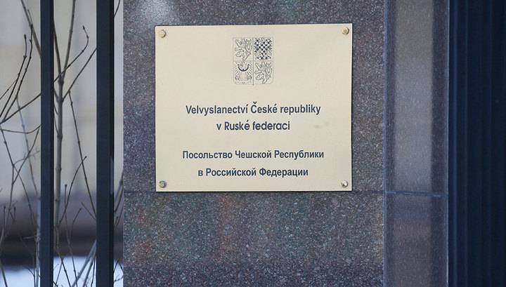 Прага прокомментировала усиление мер безопасности в посольстве Чехии в Москве - vesti.ru - Москва - Чехия - Прага