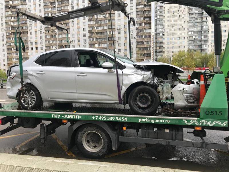 «Московский транспорт» бесплатно эвакуировал около 90 автомобилей с места ДТП - vm.ru