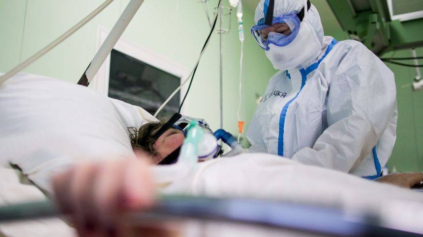 В России за сутки выявлено 10 699 новых случаев инфицирования COVID-19 - 5-tv.ru - Москва - Россия - Ленинградская обл. - Башкирия - Санкт-Петербург - Краснодарский край - Московская обл. - респ. Татарстан - Нижегородская обл. - Саратовская обл. - Рязанская обл. - респ. Дагестан - респ. Алания - Ростовская обл. - Калужская обл. - Свердловская обл. - Ульяновская - Волгоградская обл. - респ. Кабардино-Балкария - Тамбовская обл. - Тульская обл.
