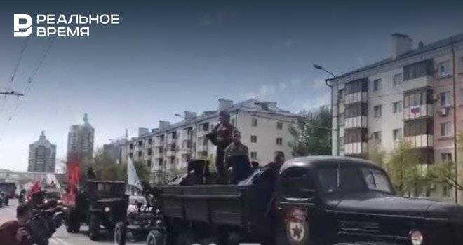 Появилось видео проезда военной техники по улицам Казани - realnoevremya.ru - Казань