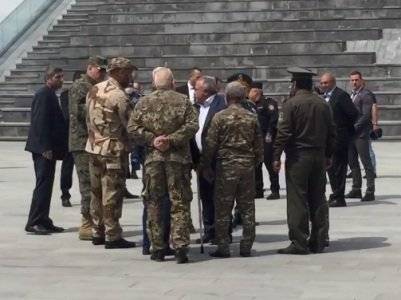 Давид Тоноян - Андраник Кочарян - Министр обороны Армении посетил военный пантеон «Ераблур» - news.am - Армения