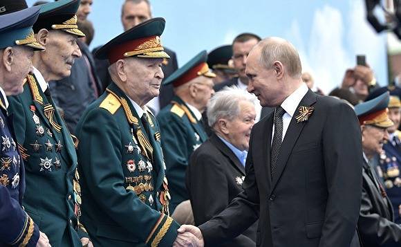 Сергей Собянин - Московским ветеранам раздадут планшеты, чтобы смотреть трансляцию парада Победы - znak.com - Москва