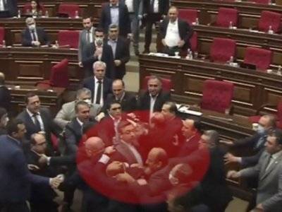 Никола Пашинян - Эдмон Марукян - Кто ударил Эдмона Марукяна со спины? - news.am - Армения