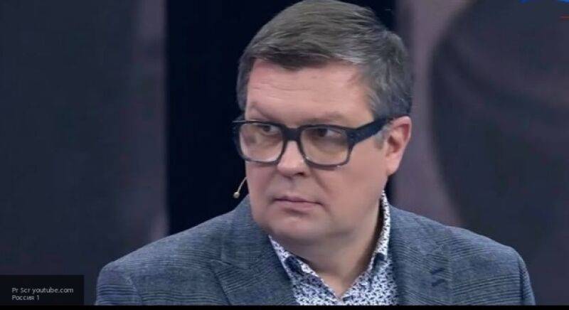 Валерий Рашкин - Политолог Мартынов назвал выпады Рашкина в адрес властей дешевым популизмом - nation-news.ru - Москва - Россия