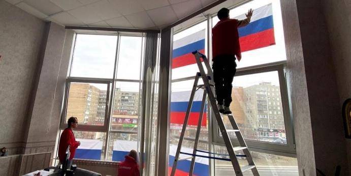 "Молодежка ОНФ" присоединилась к флешмобу "Флаги России. 9 мая" - ruposters.ru - Россия