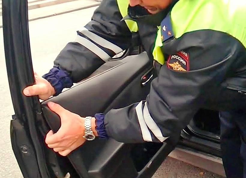 Кабмин одобрил законопроект, разрешающий полиции вскрывать авто и оцеплять дома - newsland.com - Россия