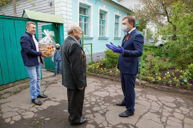 Владимир Нетесов - Председатель Воронежской облдумы поздравил с 9 мая фронтовика Федора Мешкова - infox.ru - Воронеж - Венгрия - Чсср