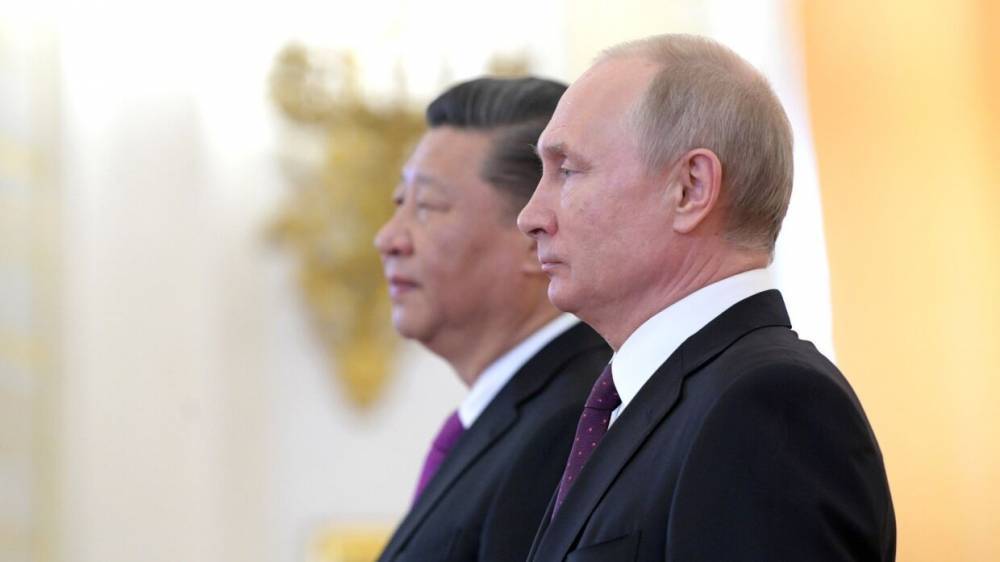 Владимир Путин - Борис Джонсон - Си Цзиньпин - Си Цзиньпин в разговоре с Путиным выразил уверенность в скорой победе над COVID-19 в РФ - riafan.ru - Москва - Россия - Китай - Англия
