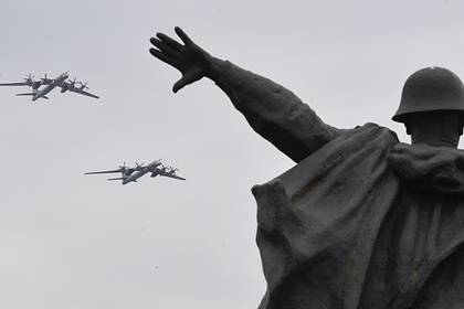 Стратегические бомбардировщики взяли курс на Москву - lenta.ru - Москва - Россия - Саратовская обл. - Саратов - Энгельс