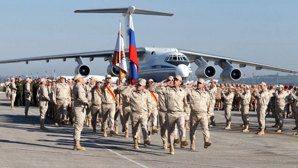 Александр Хинштейн - Военные ВКС РФ в Сирии спели песню «День Победы» - riafan.ru - Россия - Сирия - Дамаск