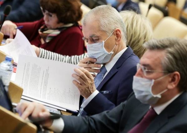 Геннадий Онищенко - Онищенко назвал ношение перчаток на рабочем месте избыточной нормой - govoritmoskva.ru - Москва - Россия