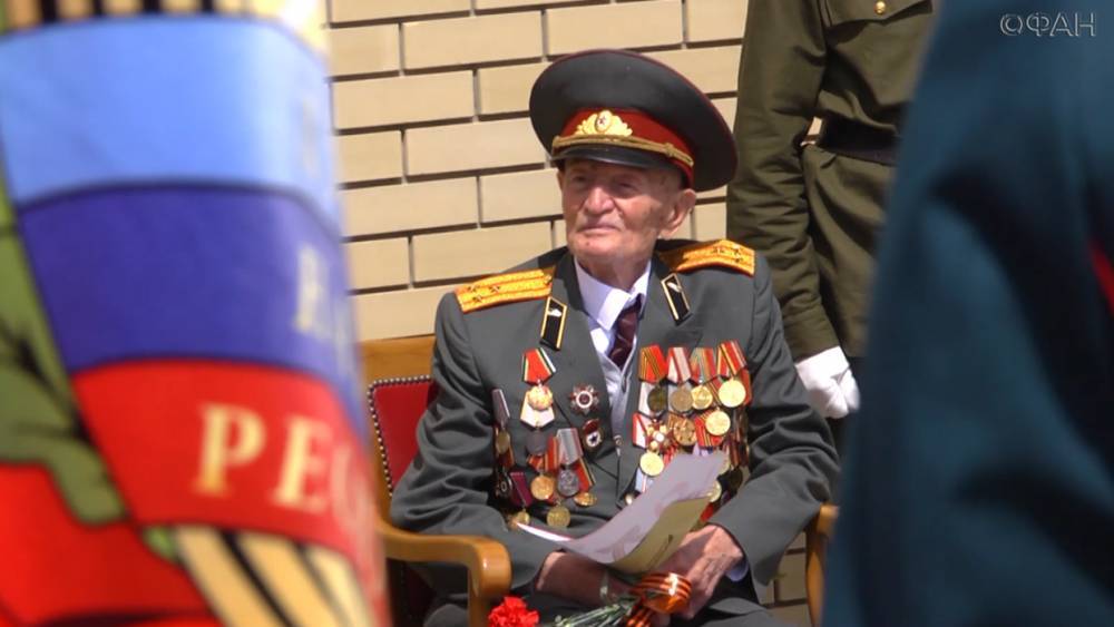 Народная милиция ЛНР персонально поздравила ветеранов с Днем Победы - riafan.ru - Россия - Украина - Берлин - ЛНР