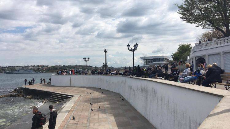 Севастопольцы пришли посмотреть на авиапарад вопреки самоизоляции - crimea.ria.ru - Крым - Севастополь
